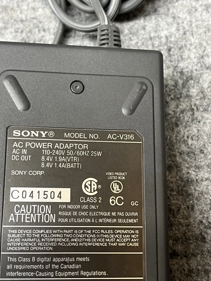Adaptador de corriente alterna Sony modelo No. AC - V316A Foto 4 de 4