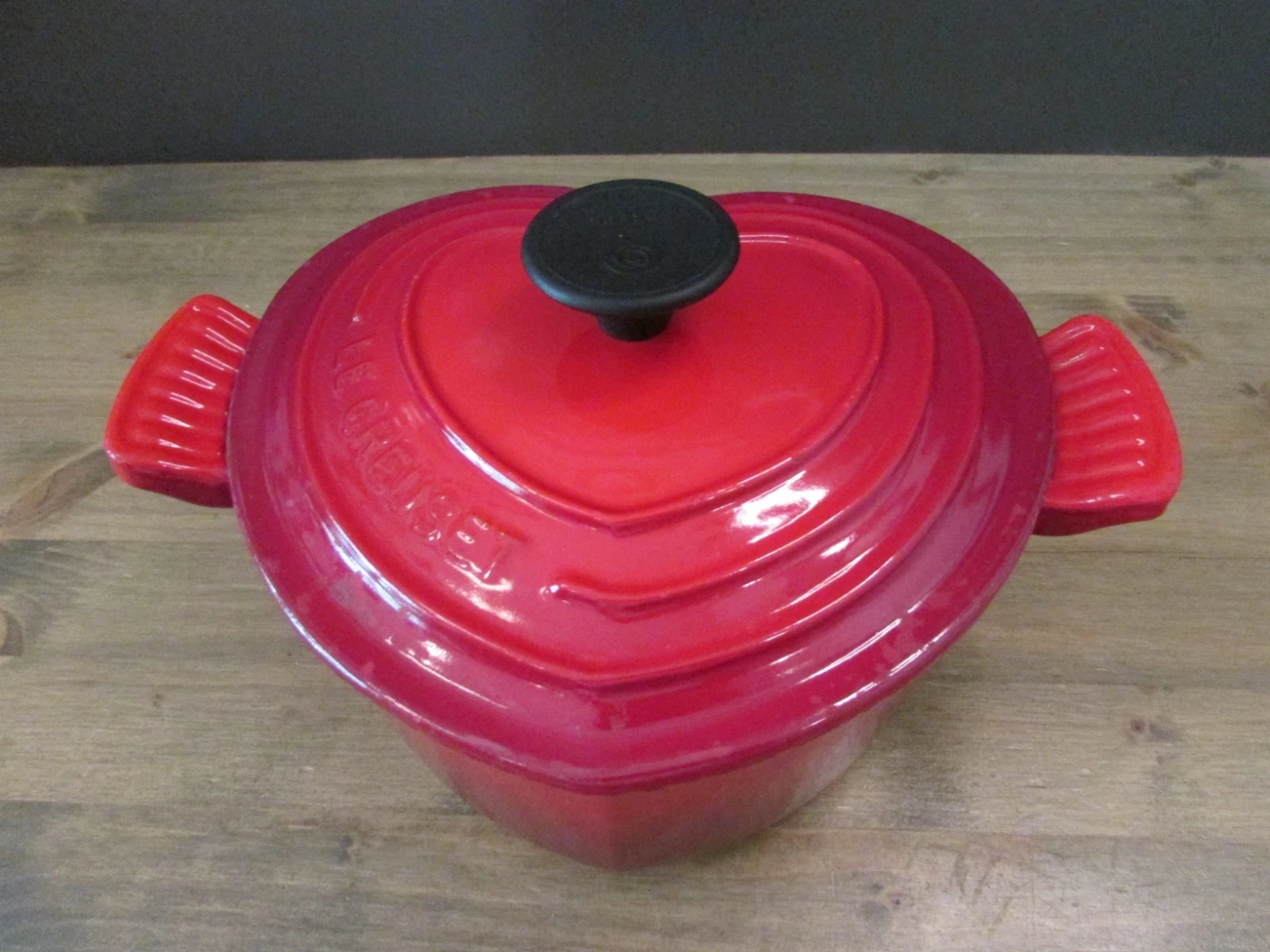 Le Creuset Cocotte Damour 2L Red Heart Shape Enamel Cast Iron Pot Dutch Oven