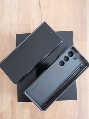 Samsung Galaxy Z Fold5 5G 256GB Phantom Black + S-Pen Case OVP Top-Zustand