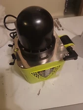 Paul C. Buff AlienBees B1600 Monolight, a self-contained studio flash unit