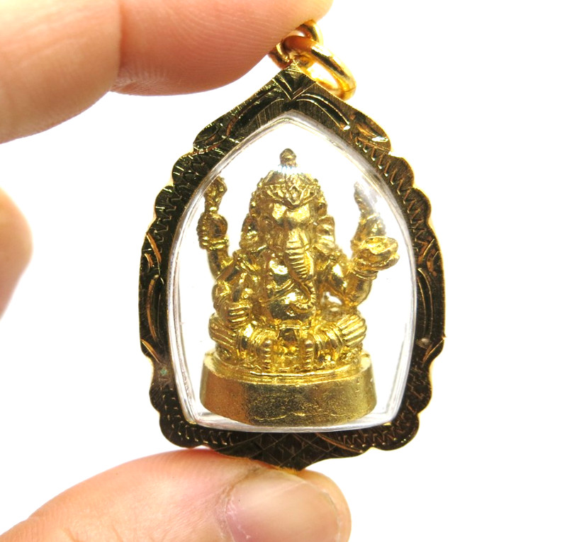 18k Gold Plated Arms Lord Ganesh Pendant Hindu Elephant God Amulet Talisman - Product main view