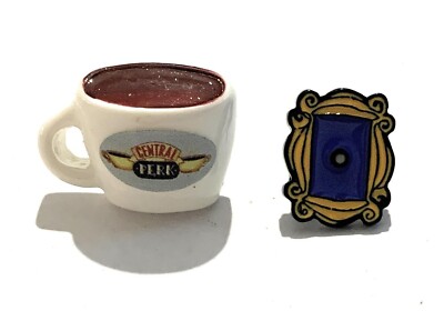 F.r.i.e.n.d.s. Ohrstecker Tasse Central Perk Rahmen Friends nickelfrei
