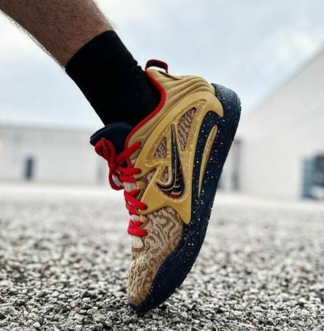 NEW* Nike Men's KD15 TB Olympics Gold Medal Basketball Shoe, Size