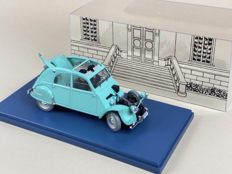 HERGE TINTIN THE SMASHED-UP CITROEN 2CV #11 Car Figure 1/24