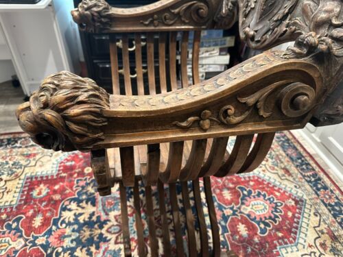 Italian 18th Century Venitian Renaissance Savonarola Chair in Walnut - Picture 3 of 12