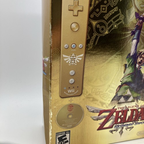 Legend of Skyward Sword Limited Edition Gold Remote Bundle. 25th Anniversary/Wii - Picture 2 of 7
