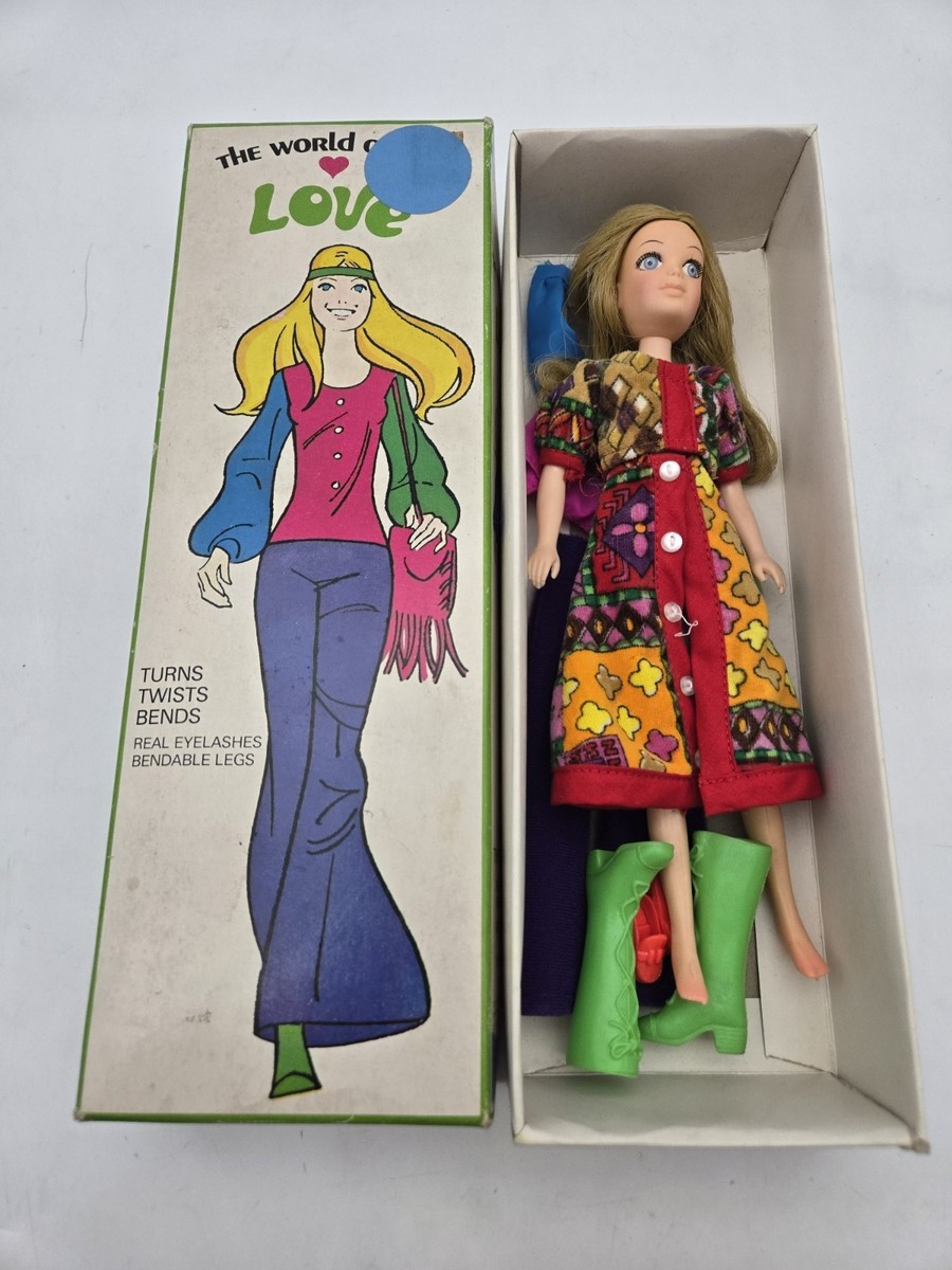 洋書 FOR THE LOVE DOLLS Rare Vintage Hasbro The World of Love Hippie Doll Named Love 1971