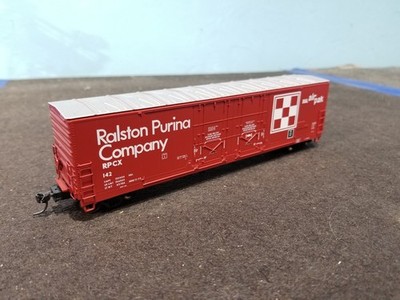 Atlas HO 50ft Boxcar Ralston Purina #142
