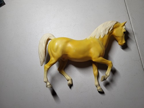 Breyer Horse #4 Family Arabian Stallion Faith Traditional 1970s Matte Palomino