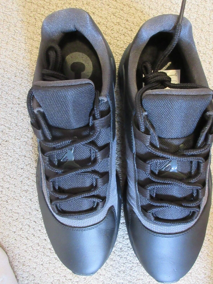 Nike Air Jordan 11 CMFT Low Running Shoes Size 9 Color Black/Anthracite Foto 2 de 4