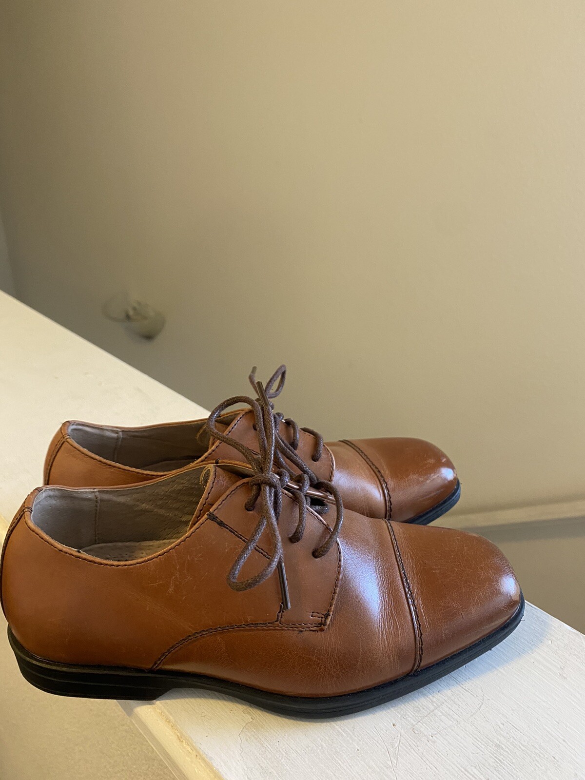SAOLA Florsheim Kids Reveal Cap Toe Oxford Jr scarpe in pelle per ragazzi derby cognac 1 5