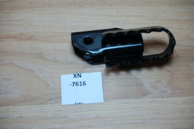 Suzuki 43550-46000-019 - FOOTREST FR RH Genuine NEU NOS xn7616 | eBay
