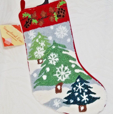 CHRISTMAS TREE STOCKING 2004 GINGERBREAD LANE SNOWFLAKE TREES HOOKED HOLIDAY NWT