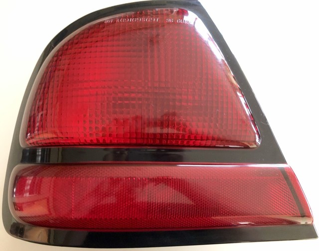 96 97 98 99 OLDSMOBILE EIGHTY EIGHT 88 LS LSS DRIVER LEFT SIDE TAIL