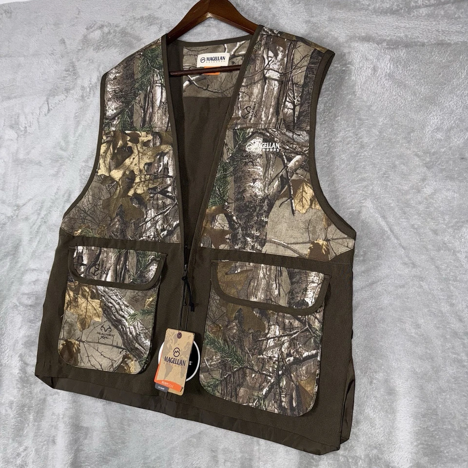 Magellan Hunting Camouflage Vest Medium Built In Game Bag Open Both Sides - Image 3 of 4