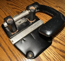 Vintage MASTER PRODUCTS MFG, 2 Hole Punch