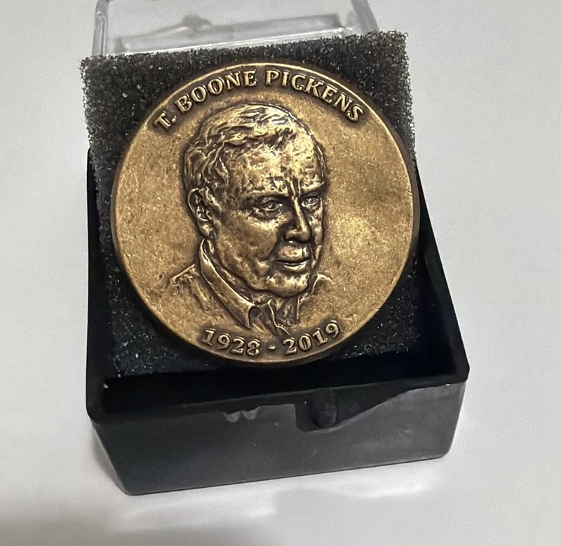 T. Boone Pickens 1928-2019 Lapel Pin Hat Pin Sovereign Pin In Plastic Box - Rare