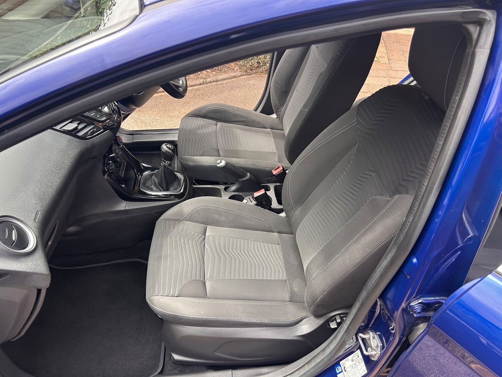 2017 Ford Fiesta, photograph 18