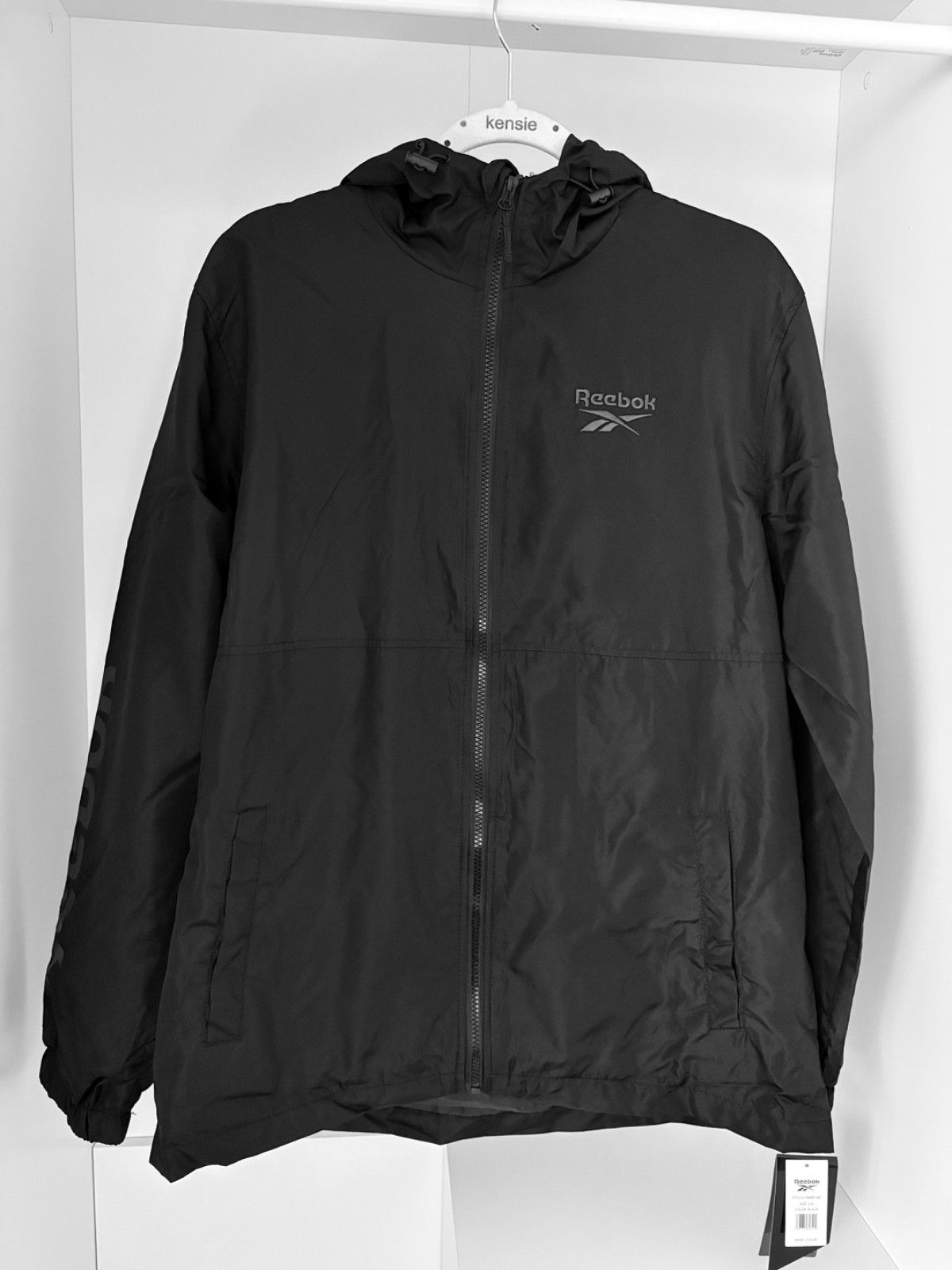 Reebok Men’s Black Windbreaker Jacket L NWT Hooded Full Zip Lightweight