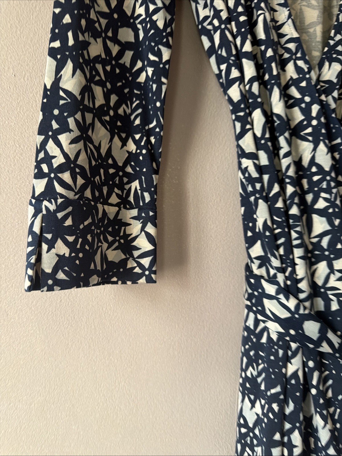 Rare Diane von Furstenberg Silk Wrap Dress Navy & Cream Size 10 image 3