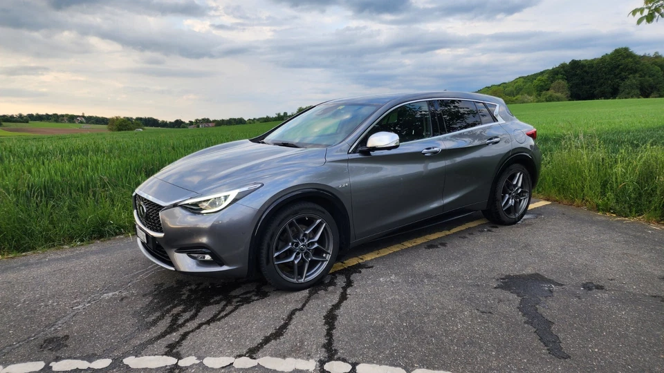Infiniti Q30 2.2d AWD Premium Mercedes GLA - Bild 2 von 4