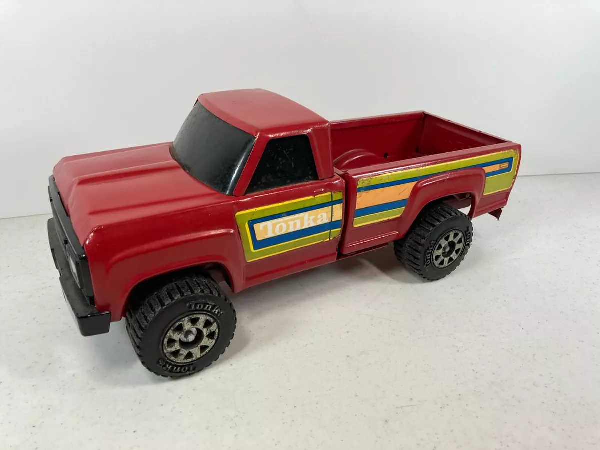 Vintage red hotsell tonka truck