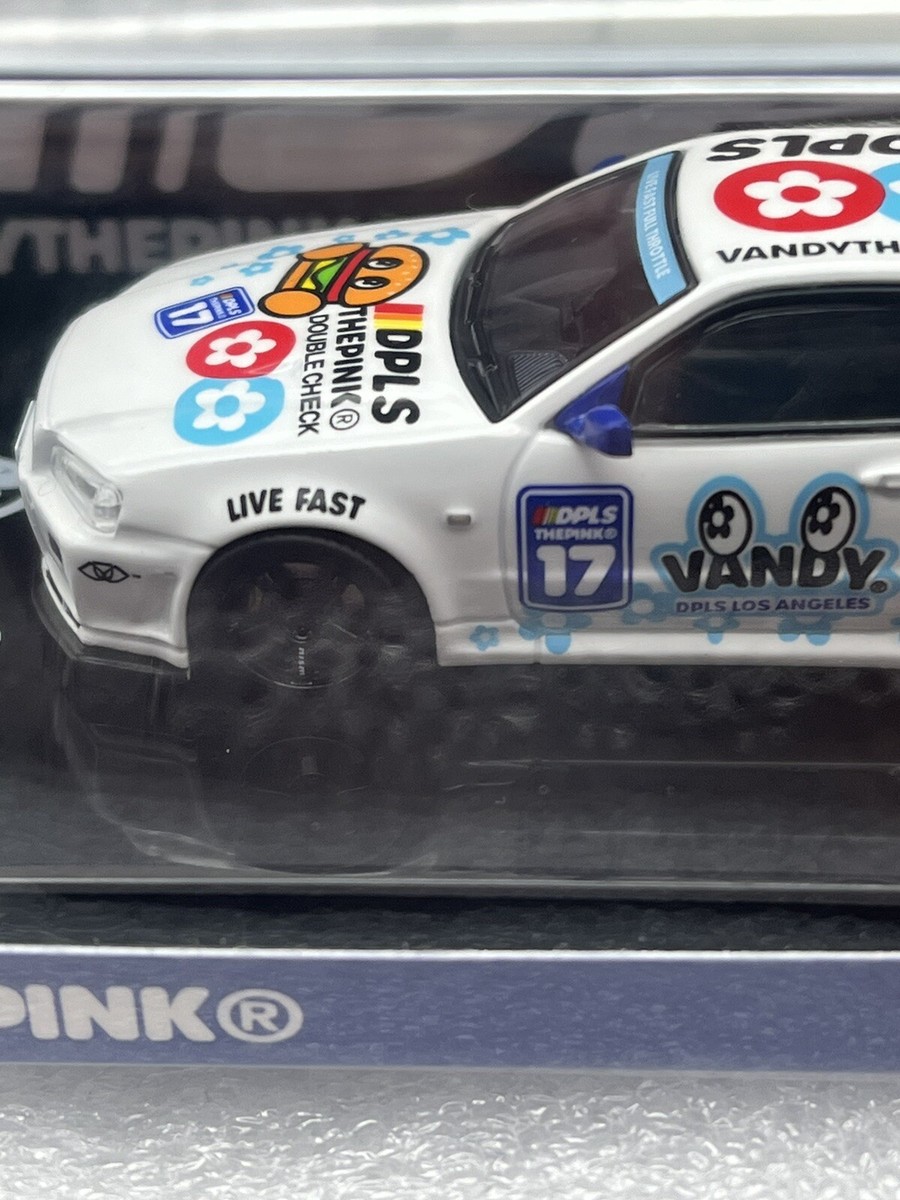 INNO64 Nissan Skyline R34 DPLS x Vandy The Pink ComplexCon Diecast