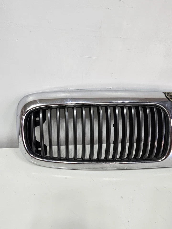 Parrilla delantera Jaguar XJ8 1998 a 2003 7358P OEM Foto 4 de 4