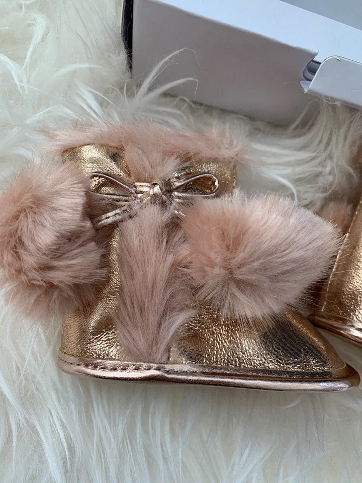 ALDO Bebé Niña Rosa Zapatos Talla 2 Botines Sin Cordones 3-6 Meses Melocotón Dorado Pom Pom Foto 3 de 4