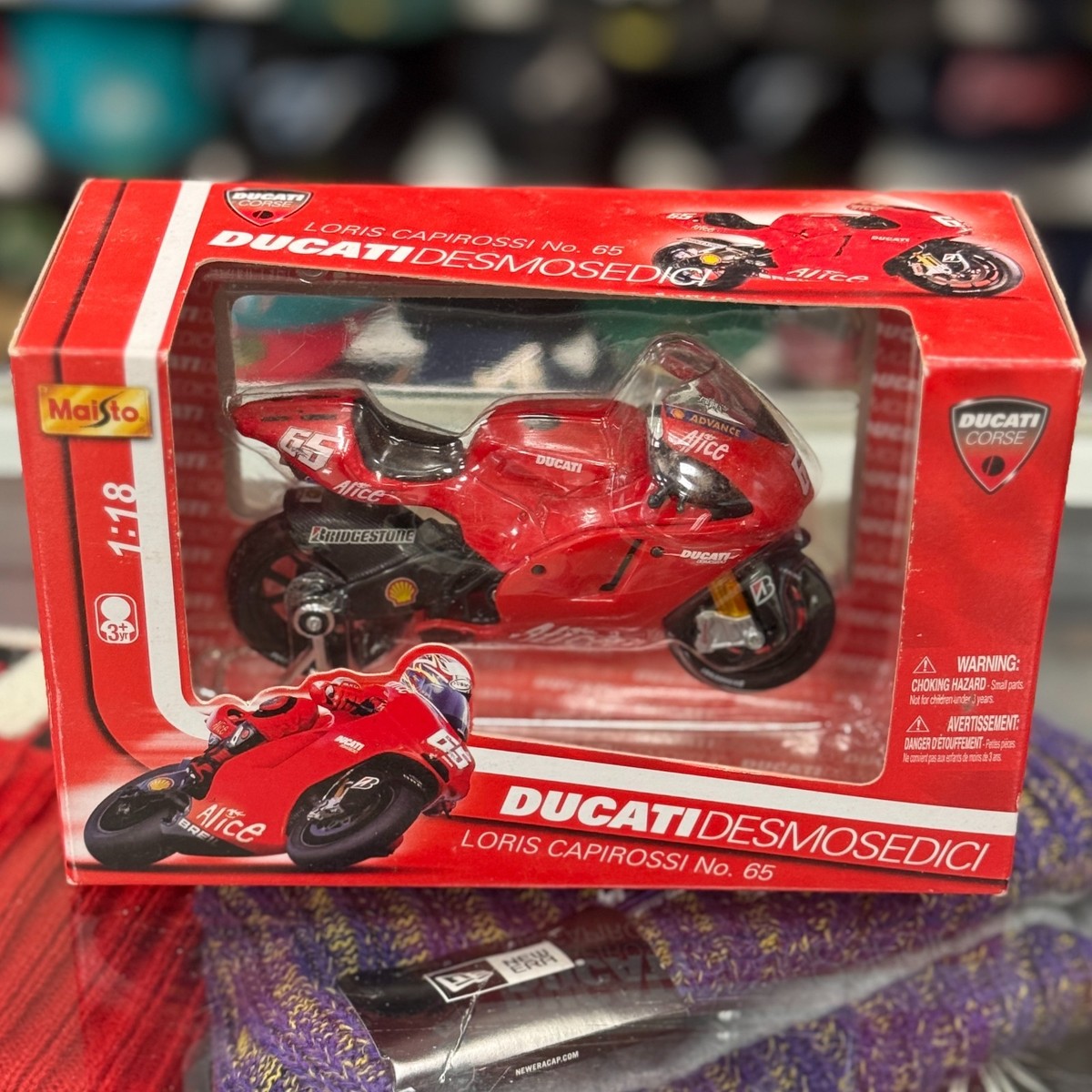 Maisto 1/18 Ducati Desmosedici Alice 2007 Casey Stoner #27