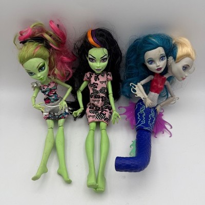 Monster High Doll Lot of 3 Venus McFlytrap, Peri Pearl Serpentine, Casta Fierce