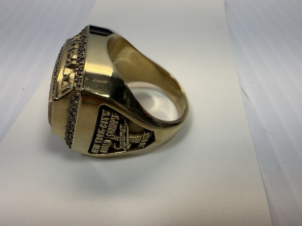 SS21 SUPREME JOSTENS WORLD FAMOUS CHAMPION RING SZ 10 COLOR GOLD