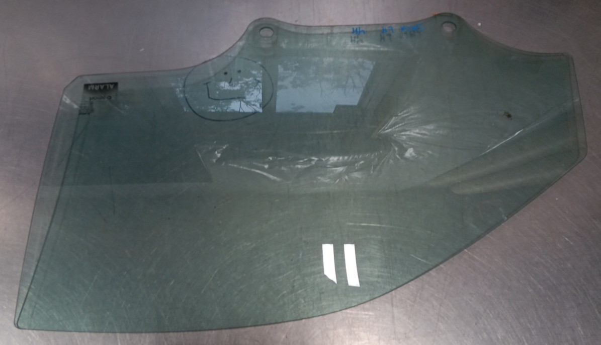 SMART FOR TWO 2009 BRABUS LEFT HAND BLUE MOVABLE WINDOW GLASS 0004286V013CD6A00