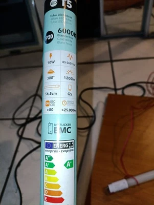 Ampoule LED Tube T5 G5 10W 6000k 565 mm 60cm - Photo 1/4