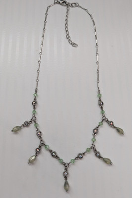 Zierliche grüne Halskette Vintage-Stil AB Aurora Borealis Stabglied Fransen