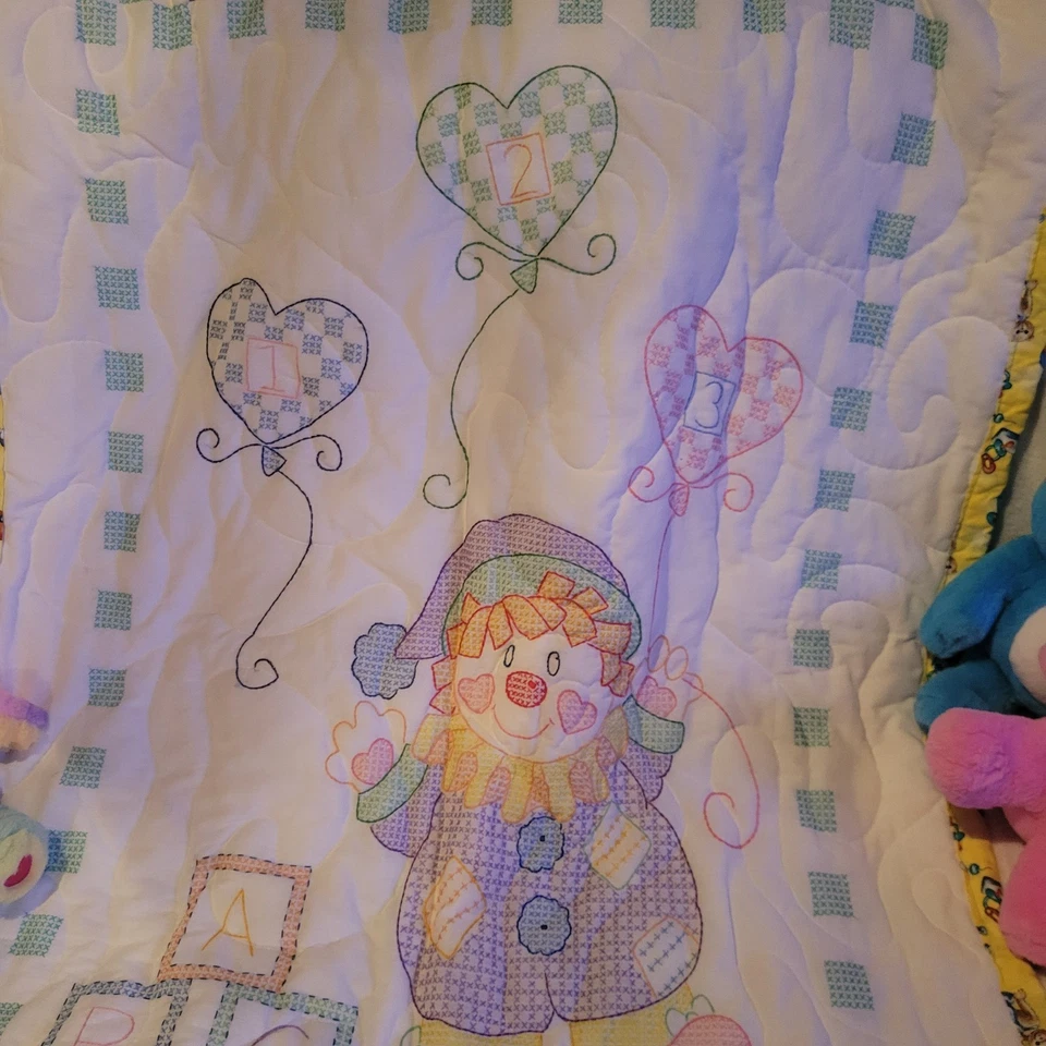 Edredón de bebé payaso punto de cruz casero Foto 3 de 4