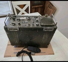 RT 524 VRC Model Vintage Radio Receiver Transmitter 30 To 76 MHz 24 Volt DC NSN