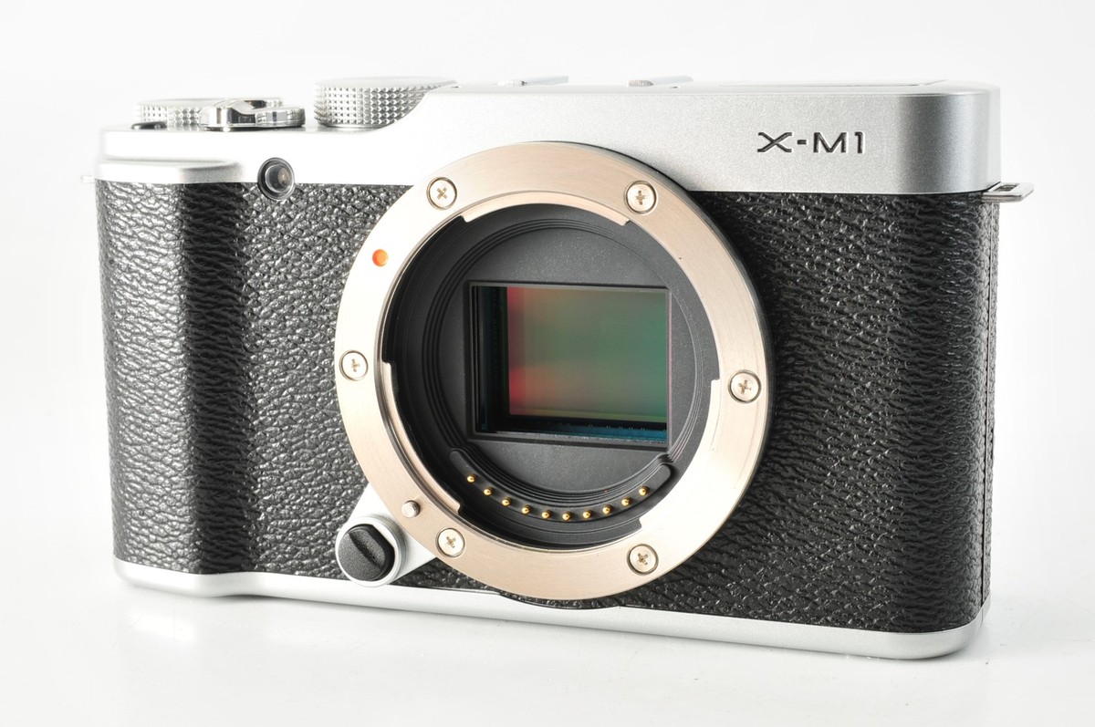 NEAR MINT] Fujifilm X-M1 Silver 16.3MP Digital Camera Body 16-50mm