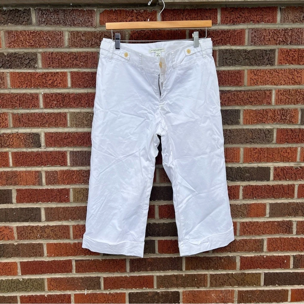 Banana Republic Bright White Mid Rise Contoured Fit Capri Pants