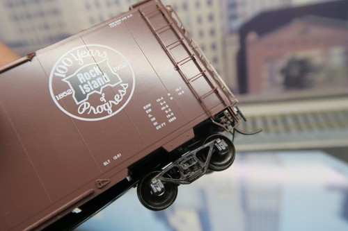 KADEE CARS HO SCALE #4008 ROCK ISLAND RI 22172 40' PS-1 STANDARD BOXCAR 6' DR! - Picture 10 of 22