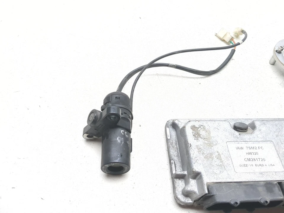 19 20 Moto Guzzi V85 TT conjunto de trava interruptor de ignição tampa e chave com ECU CM281720 - Imagem 3 de 4