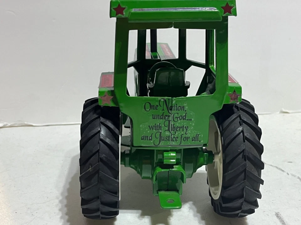 Oliver All American Farmer на заказ с кабиной и передними весами масштаб 1:16 от Ertl - Изображение 2 из 4