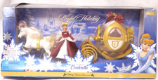 Mattel Disney Cinderella Royal Holiday Carriage w/ Mini Doll 19096