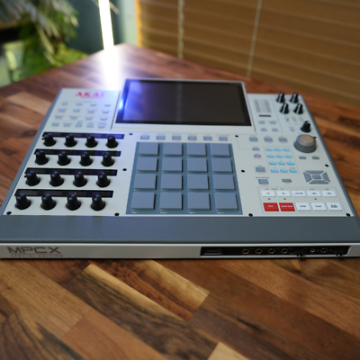 Akai Professional MPC X SE Standalone Production Workstation