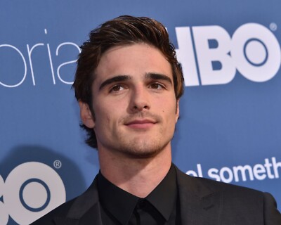 SEXY JACOB ELORDI 8x10 PHOTO *