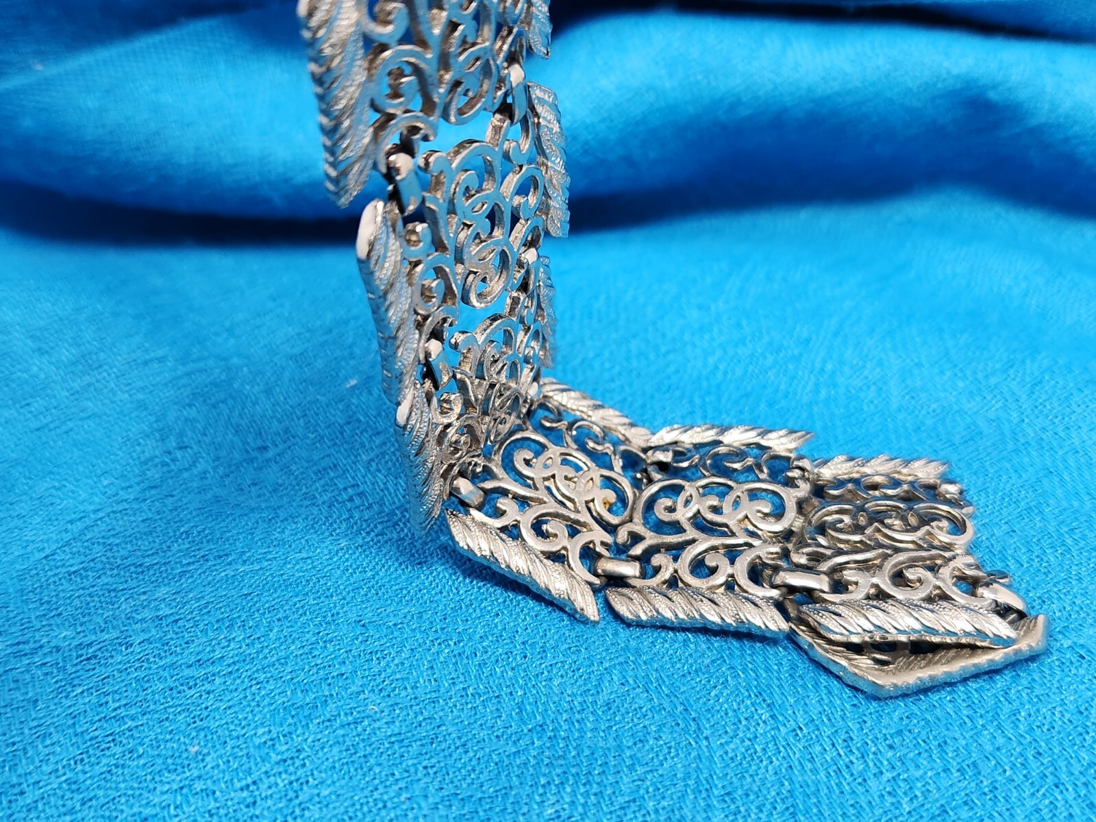 Silver Tone Openwork Panel Link Bracelet Ornate S… - image 9