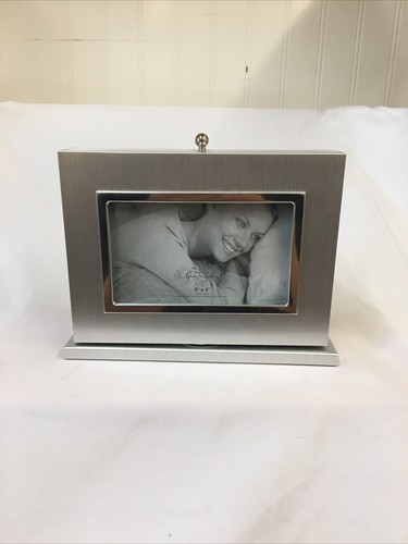 Green Tree Gallery Brushed Silver Tone Picture Frame With Swivel 40 4x6”Photos - Picture 1 of 12