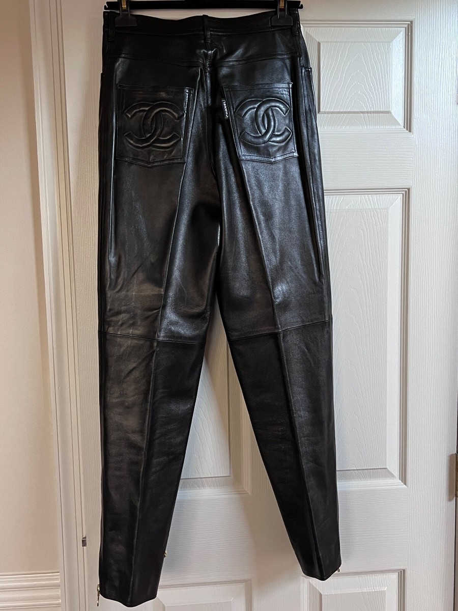 CHANEL 1992A MUSEUM NEW BLACK CC LOGO LEATHER PANTS CC CHANEL 1992A MUSEUM NEW BLACK CC LOGO LEATHER PANTS CC