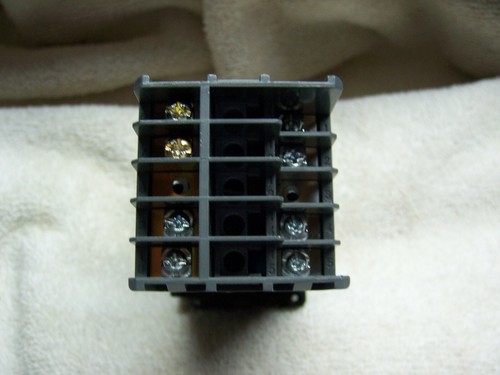 Omega Model CN3271-R1-R2 Temperature Limit Controller - Picture 3 of 3