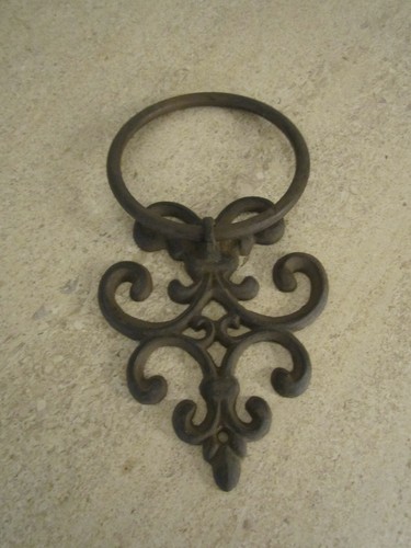 Fleur De Lis Hand Towel Ring Hanger Cast Iron Rustic Victorian Scroll Wall Mount - Picture 2 of 4